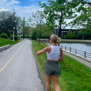 Meet your Posher, Shannon